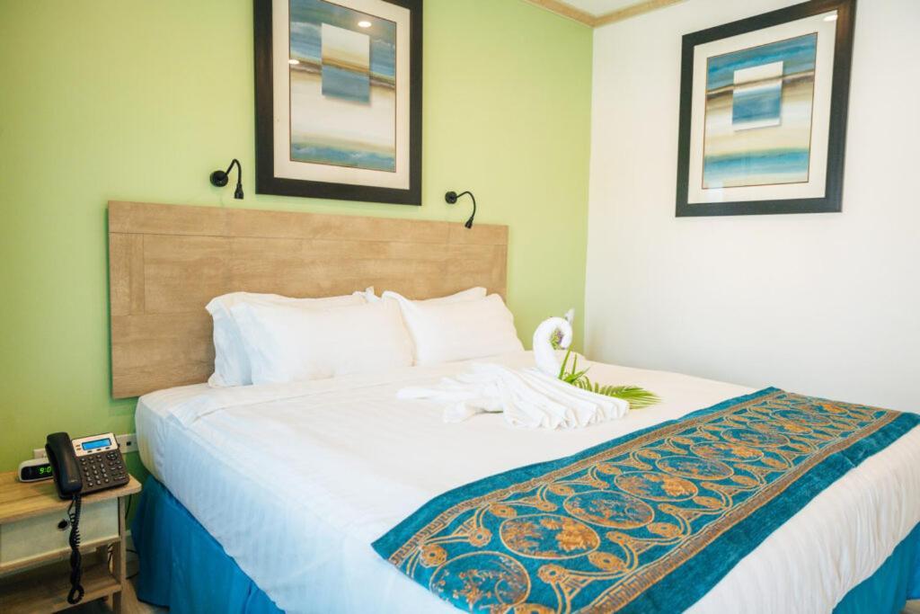 Maxwell Del Mar Hotel Christ Church Buitenkant foto